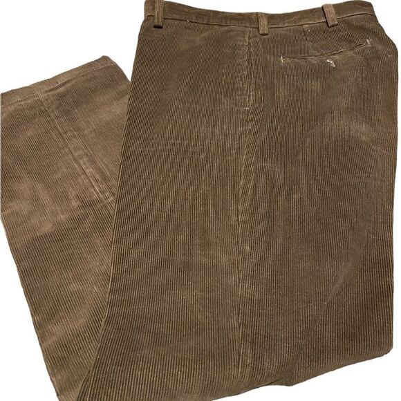Haggar size 36 x 30 brown cords flat front no cuffs excellent condition - Picture 1 of 2